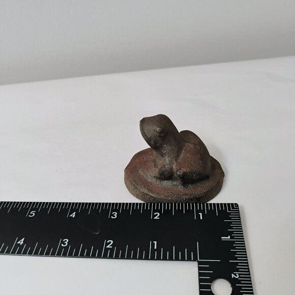 Antique Cast Iron Frog Paperweight, Metal Animal Figurine Mini Door Stop - Picture 9 of 9